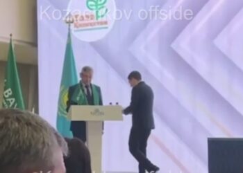 На съезде партии Baytaq выгнали члена партии