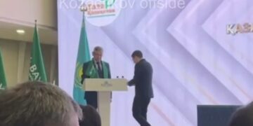 На съезде партии Baytaq выгнали члена партии