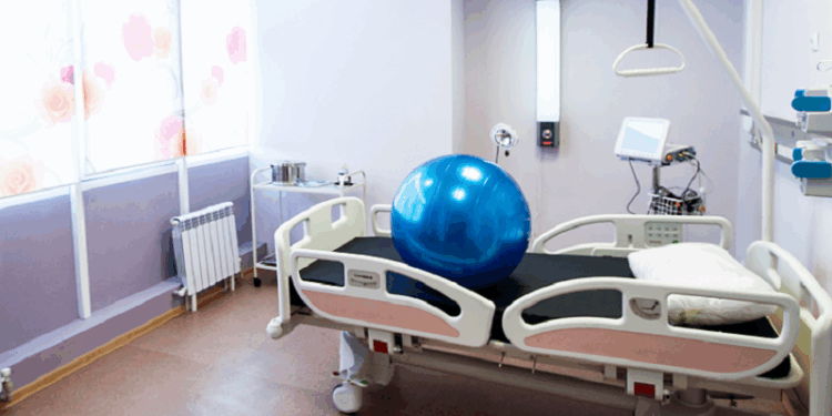 «Уговорили не отправлять тело в морг»: В Шымкенте родственники беременной женщины обвиняют врачей в смерти ребёнка в утробе