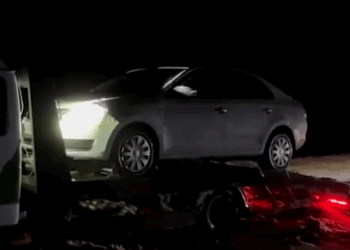 Пьяный отец посадил за руль 10-летнего сына