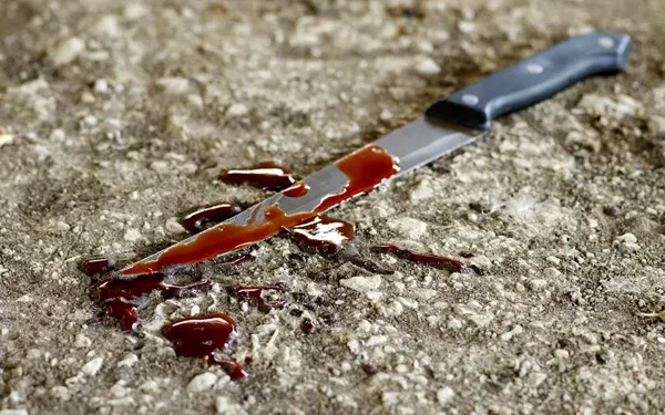 В Атырау мужчина отрезал ухо молодому человеку после конфликта с сыном