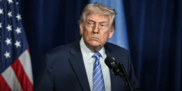 Трамп получил медаль Нобелевской премии мира, но не стал лауреатом