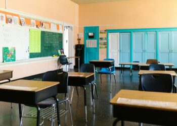 В Каскелене школьник скончался во время урока