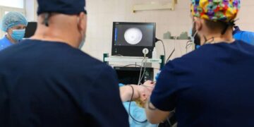 Ребёнок, долгое время употреблявший колу, попал в больницу с кровавой рвотой