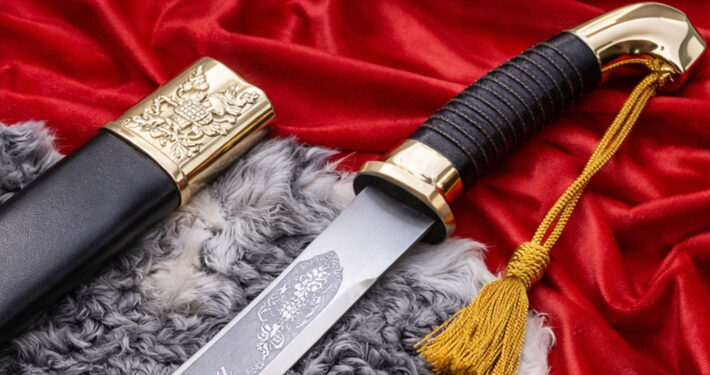 Жительница Актобе случайно убила мужчину казачьим шашкой