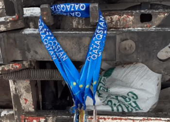 В Актобе актёр драмтеатра нашёл спортивные медали в мусоровозе