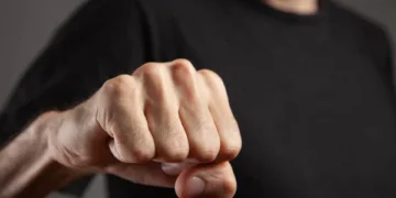 В Талдыкоргане мужчина жестоко избил жену и трёхлетнего ребёнка