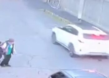 В Туркестанской области женщина за один день сбила двух детей