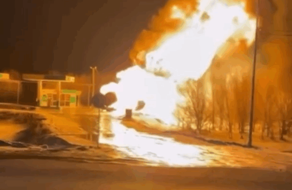 В городе Актобе произошел взрыв на автозаправочной станции