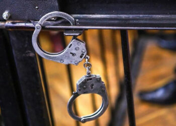 Посетившему клуб мужчине, что отбывал срок, удвоили срок наказания