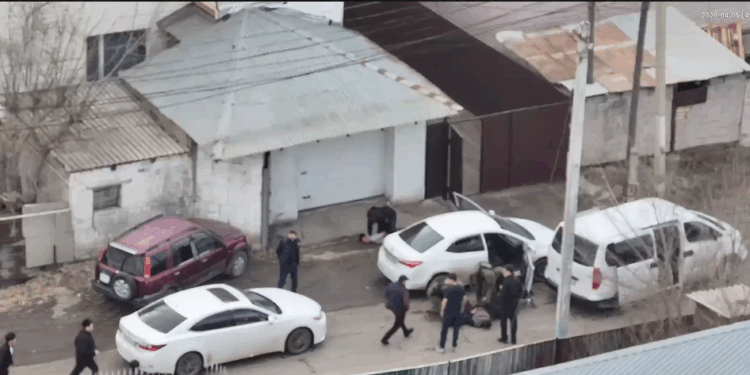 В Казахстане впервые в СНГ пресекли схему массового SMS-фишинга