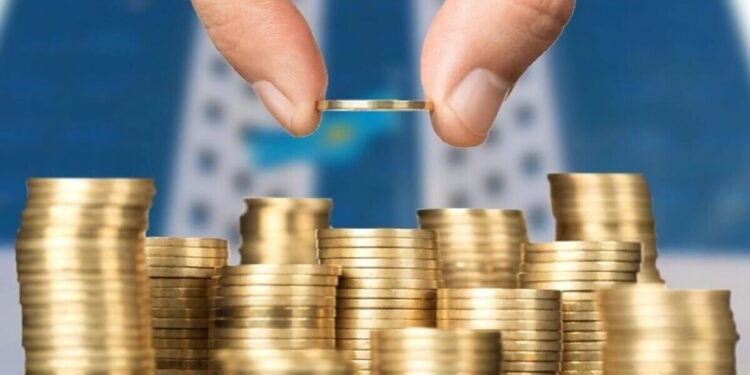 За год Национальный фонд дважды сокращался и снова рос