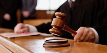 Защищала мужа и убила нападавшего: в Абайской области женщину освободили в суде