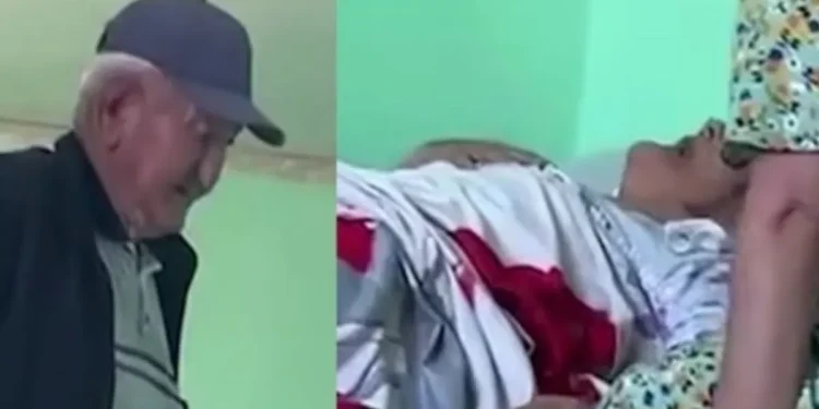 Видео о 75-летнем пенсионере, ухаживающем за 95-летней матерью, растрогало Казнет