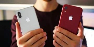 Миллион и iPhone 17 за поимку наркодилеров: в Алматы щедро наградили курьера за помощь