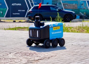 Роботы-доставщики вышли на улицы Астаны